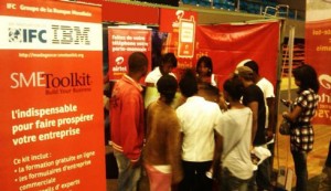 Les jeunes s’intéressent aux offres d’Airtel Madagascar. 