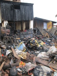 Ce qui restait de la maison incendiée.