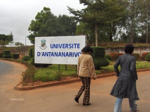 « Pour ce basculement vers le système LMD, il faudrait que les efforts proviennent à 80 % des étudiants », selon les explications.