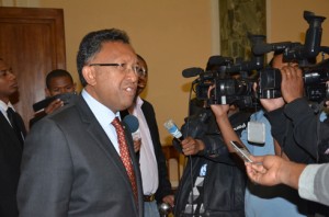 Le président Hery Rajaonarimampianina a court-circuité  le projet du FFKM et celui du groupe d’Antanimena.