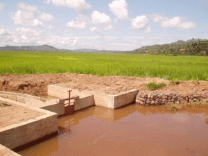 Les barrages hydro-agricoles doivent être entretenus périodiquement. (Photo d’archives)