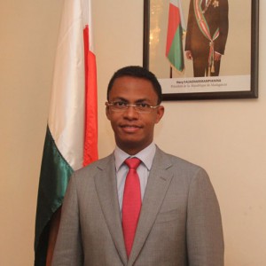 Le ministre de l’Environnement Ralava Beboarimisa prépare Madagascar à la COP21 de Paris.