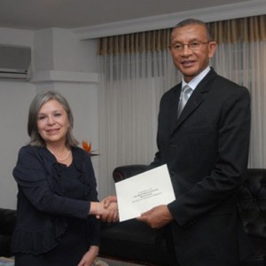 Le premier et nouvel ambassadeur de la Colombie hier au MAE.