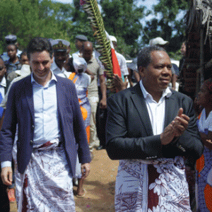 Visite du ministre des Travaux Publics et de l’ambassadeur de l’UE, sur la RN6.