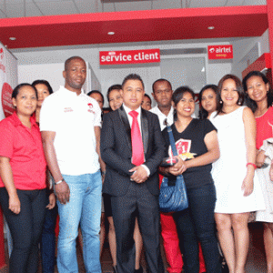 Le staff d’Airtel lors de l’inauguration du shop d’Ambohijatovo.