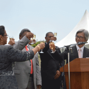 Toast à l’honneur du 82e anniversaire de l’empereur du Japon Akihito. (Photo Kelly)