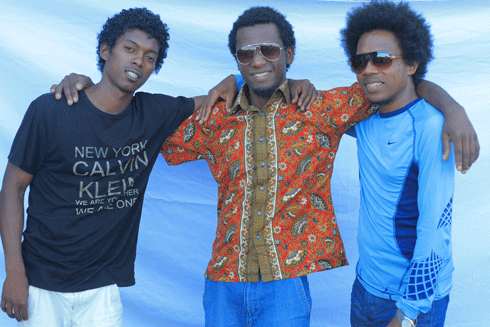 World music : Vanombola ou le mariage inedit entre la musique malgache et la langue indonesienne!