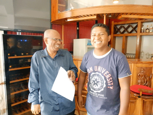 Valiha : Rajery célèbre 25 ans de carrière à l’international !