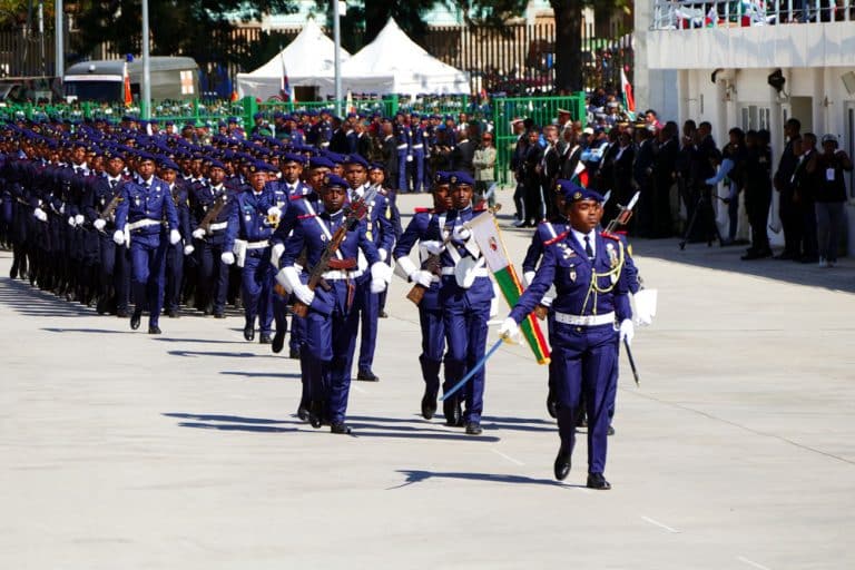 14 Juillet à Paris : La Semipi défile sur les Champs Elysée
