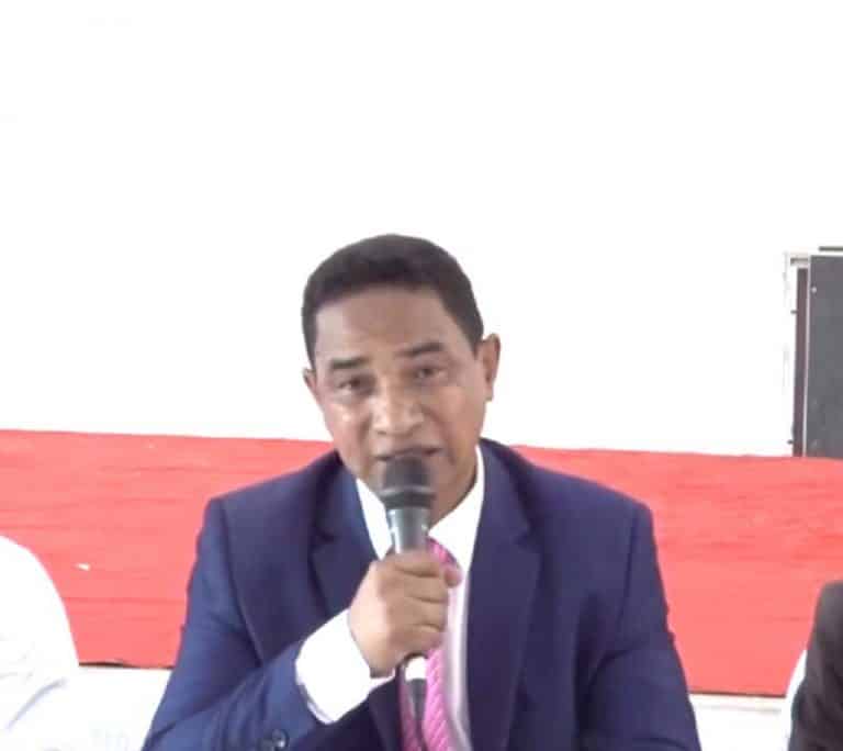 <strong>Joseph Martin Randriamampionona dit Dadafara </strong>: <strong>Concession en procédant à une table ronde entre les partis politiques</strong>