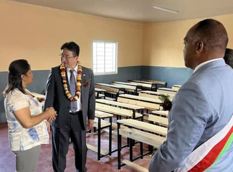 EPP Andohatapenaka : Extension et réhabilitation par le Japon