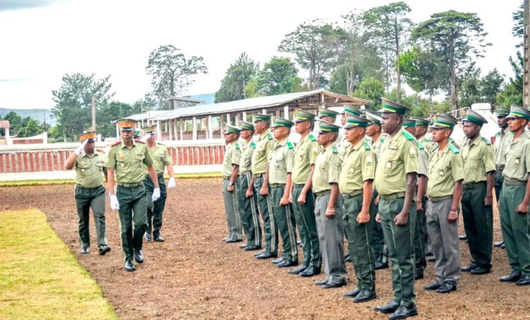ENSOA ANTSIRABE :  61 TAONA NIORENANA