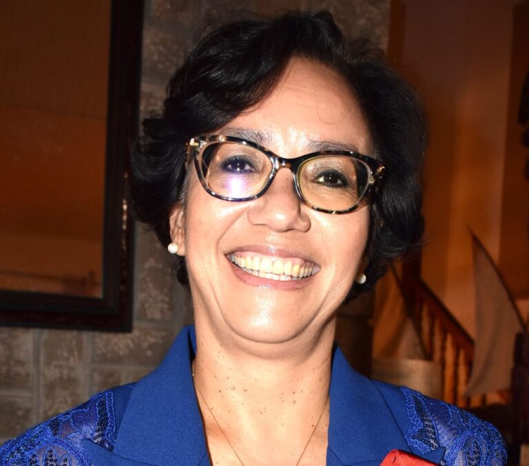 Résidence de France : Sahondra Rabenarivo décorée de la légion d’honneur