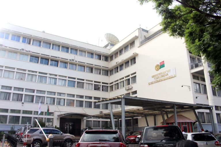 Réseaux sociaux : Des messages frauduleux et des tentatives d’escroquerie, dénoncés par le MEF