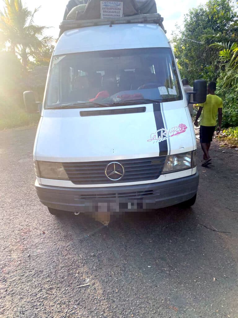 Suicide : Un jeune homme se jette sous les roues d’un Sprinter