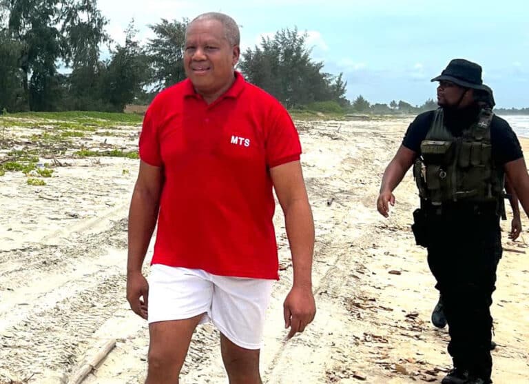 Toamasina : Roland Ratsiraka cerné sur la plage par les forces de l’ordre avant-hier