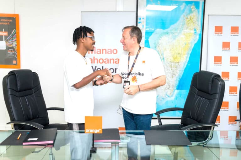 Collaboration : Lion Hill persiste et signe chez Orange Madagascar