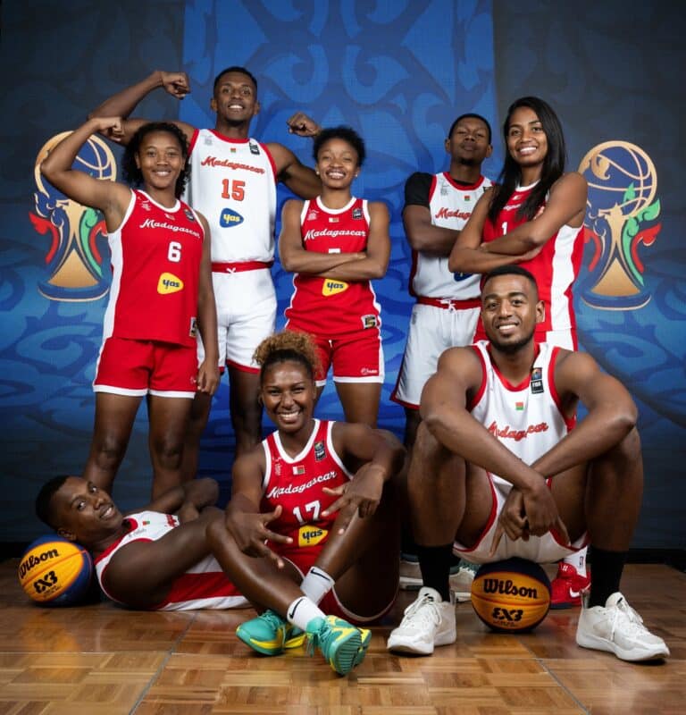 Noheverina ho varira : Zazavavy kely notapahin-doha ary nendahina ny masony