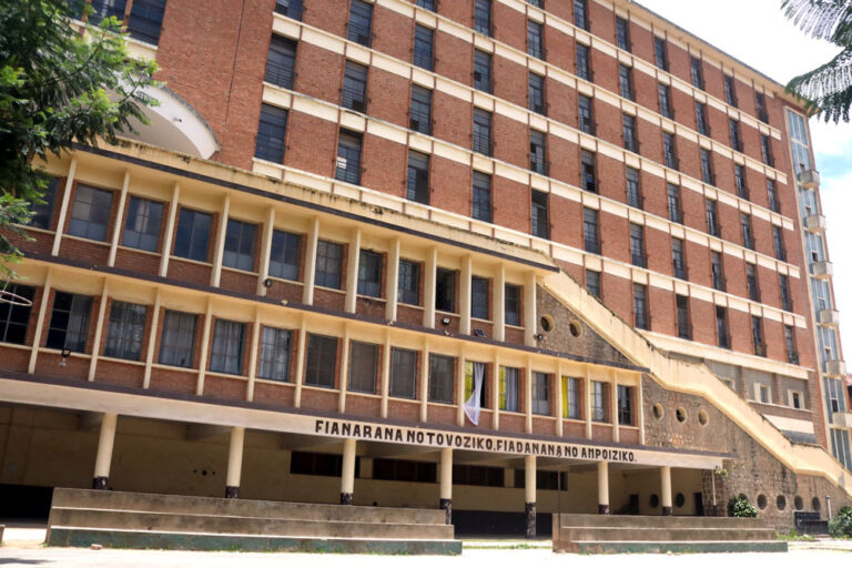 Les étudiants malgaches formés pour être des auxiliaires des Français