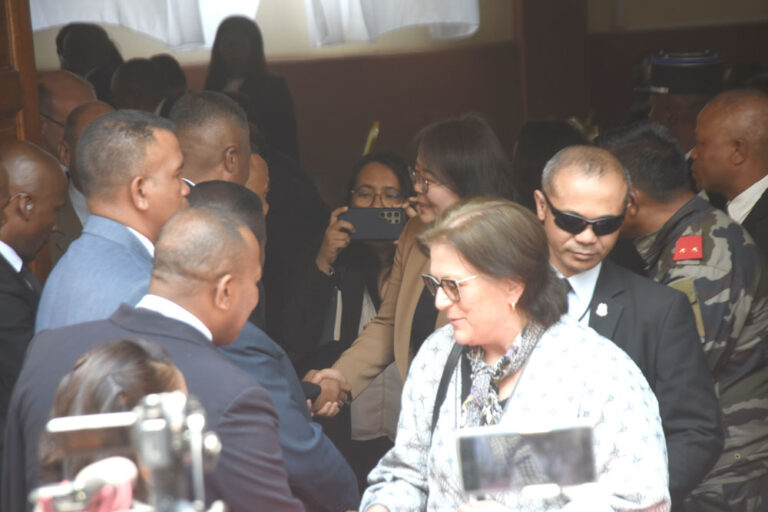 Prestation de serment : Présence de nombreux ambassadeurs