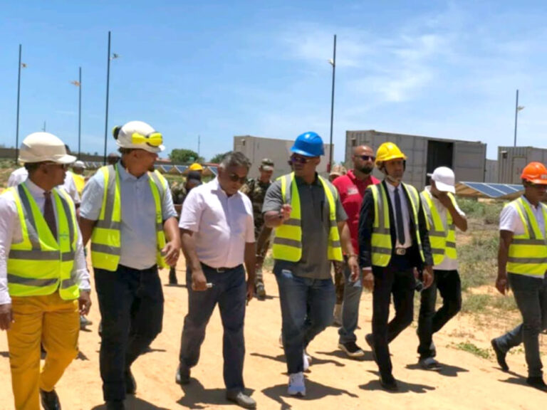 Siteny Randrianasoloniaiko : « Il n’y a plus de délestage à Toliara »