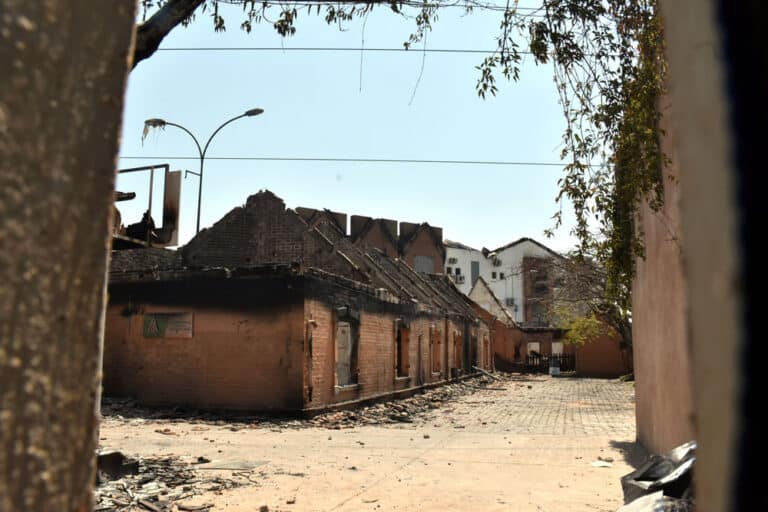 Héritier respectable, self-made suspect !