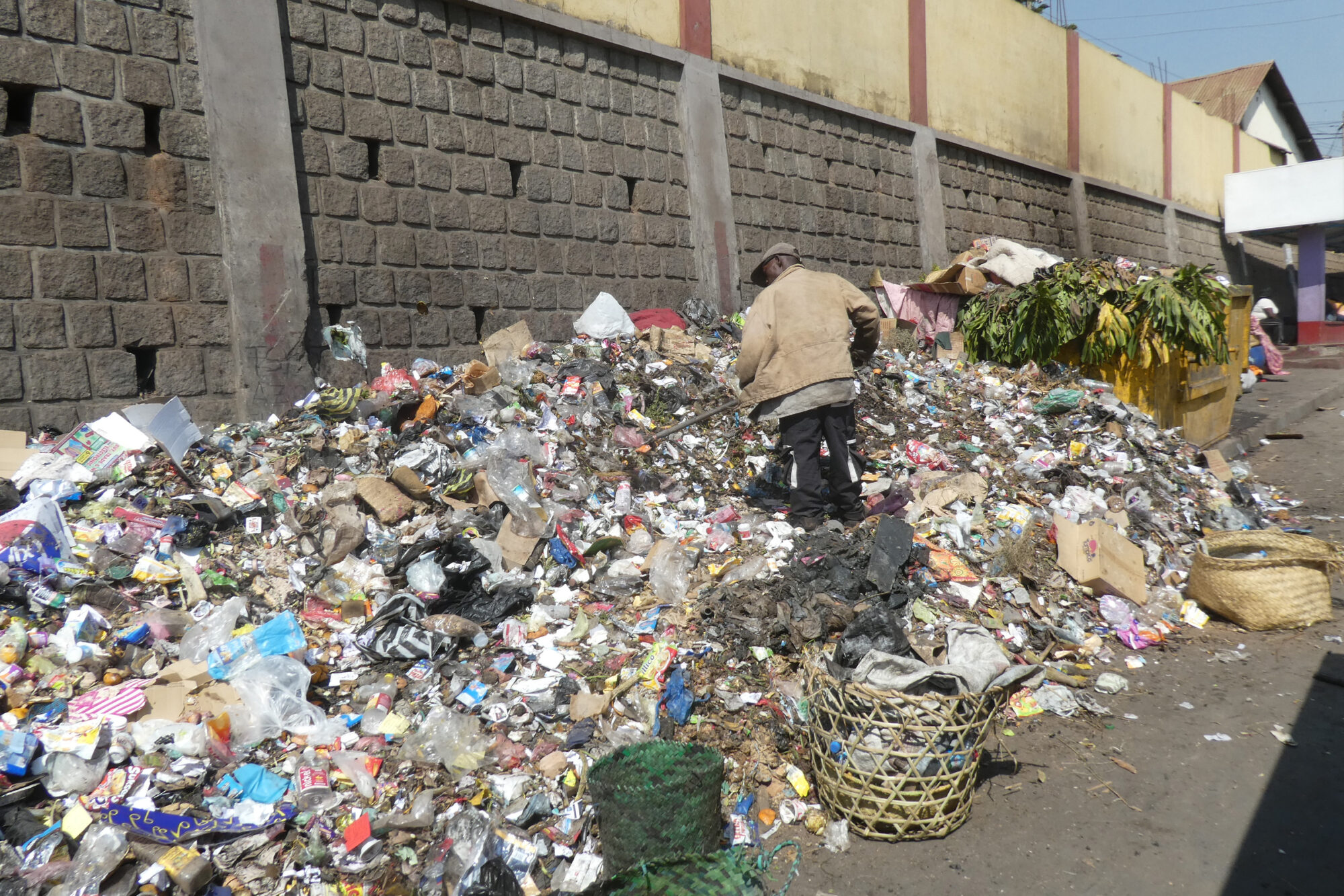 Collecte des déchets : La CUA promet un retour à la normale sous peu
