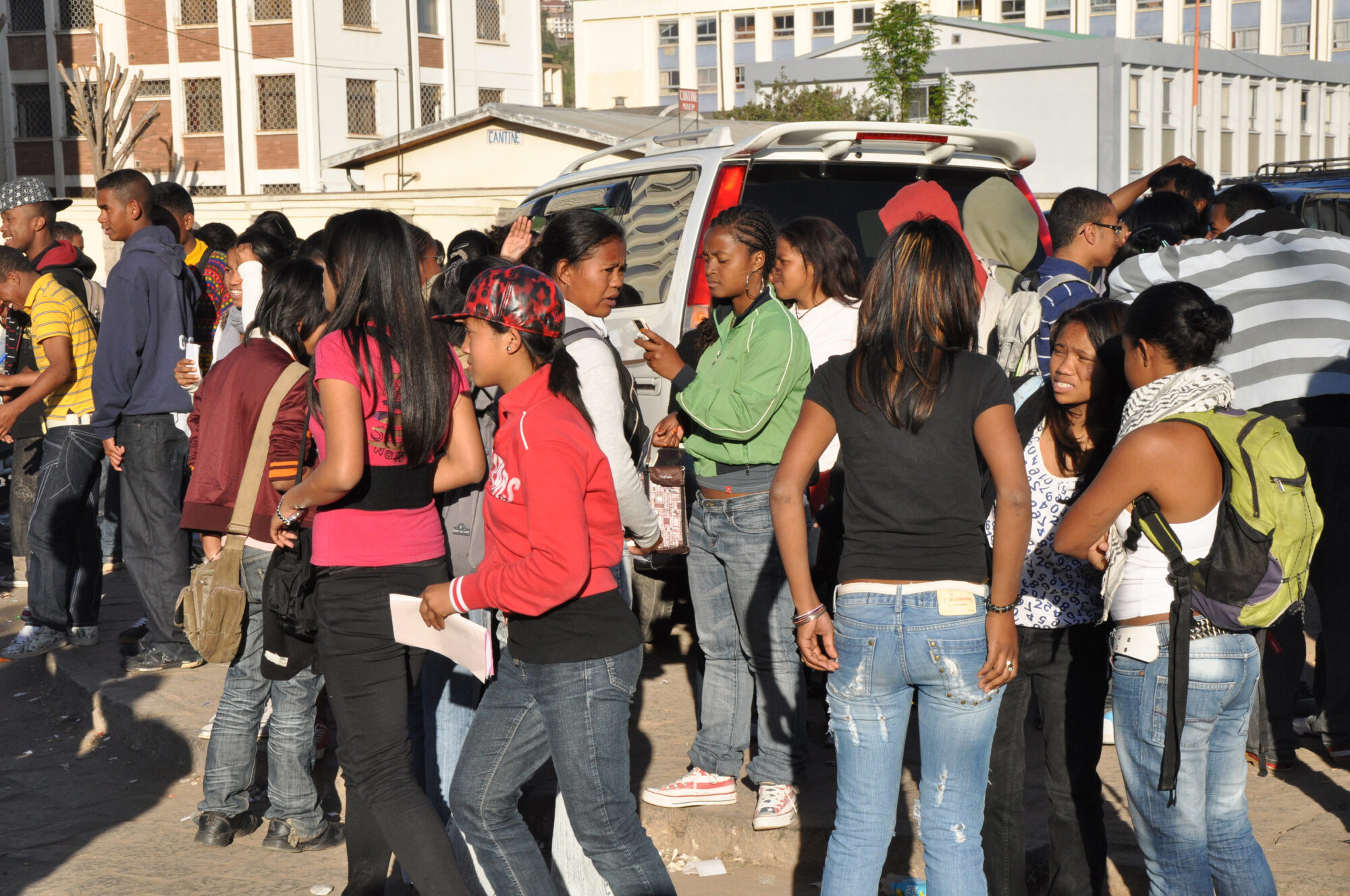 Jeunes et femmes : Les oubliés du développement
