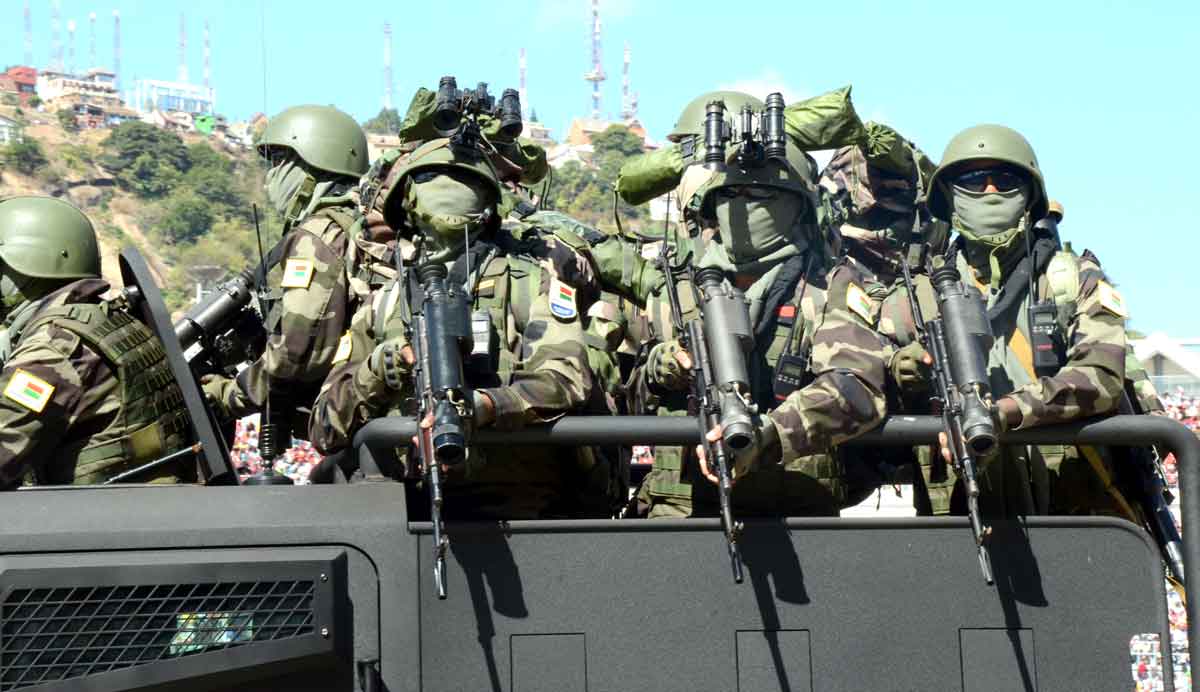 Forces armées : Climat de méfiance dans les rangs