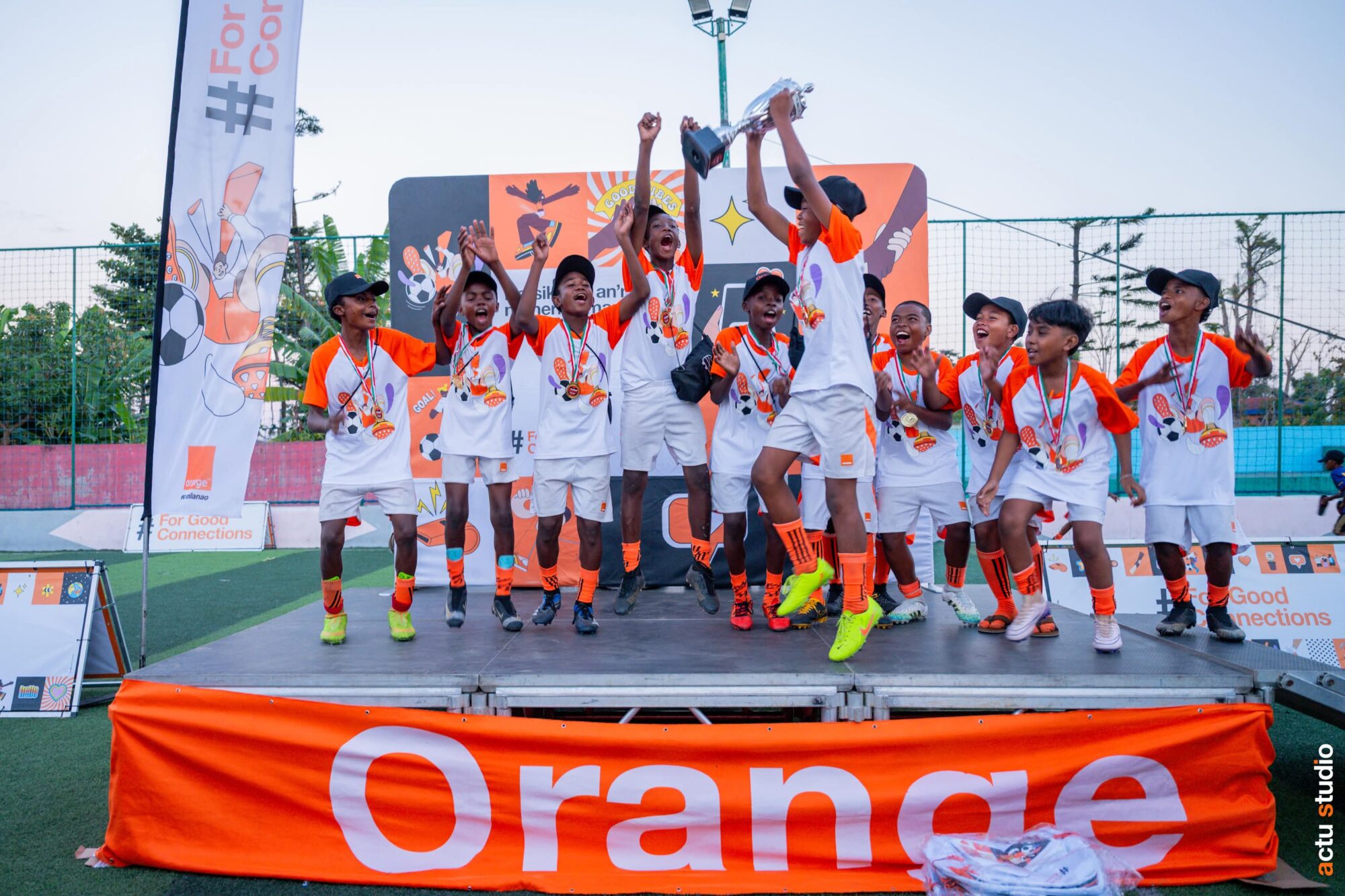 For Good Connections Days : L’équipe d’Orange vainqueur du tournoi éducatif