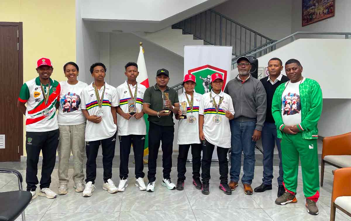 Pétanque : Les jeunes champions du monde décorés et primés 
