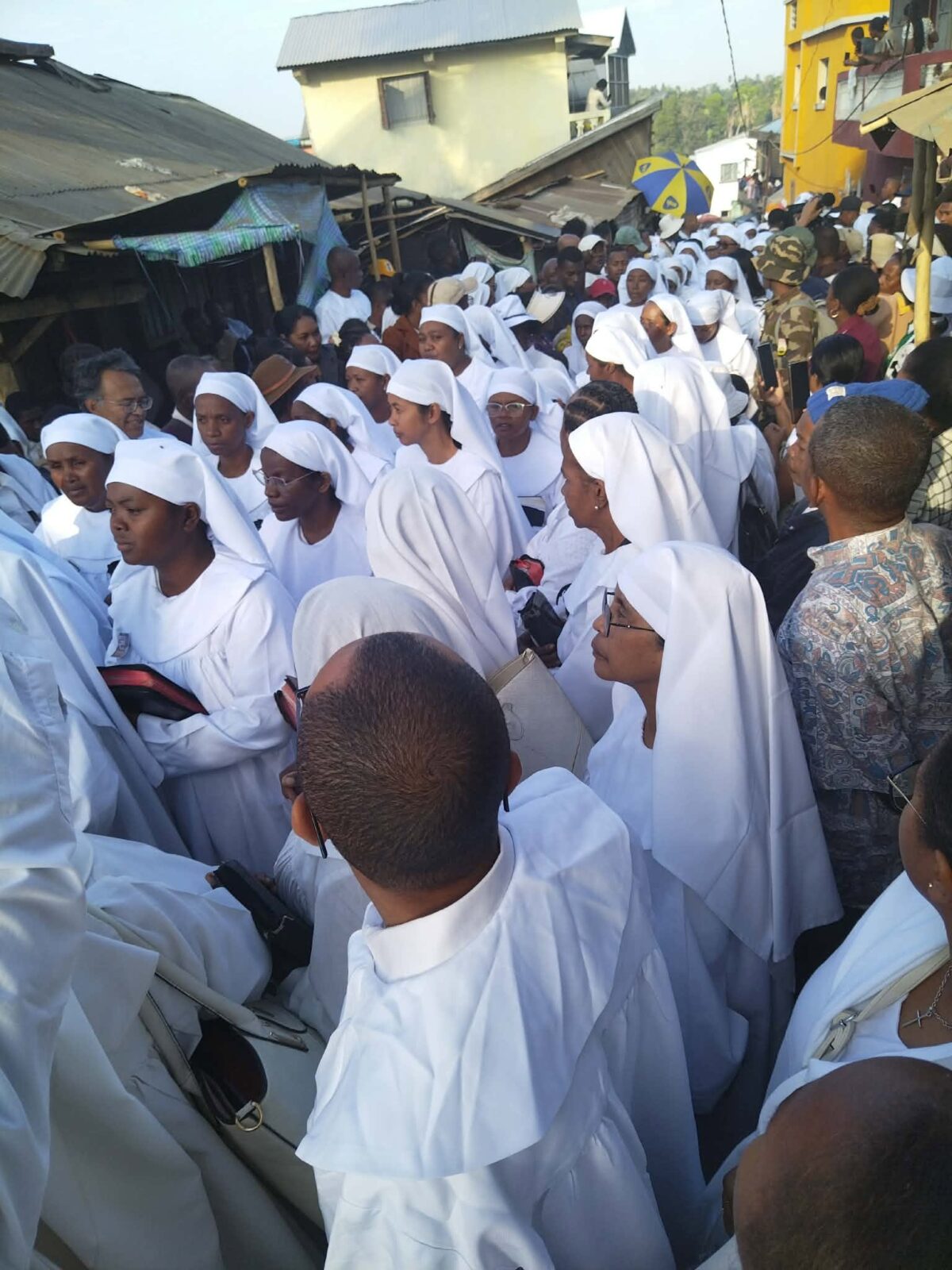Tobilehibe Ankaramalaza : Consécration de 613 nouveaux « mpiandry », avec, en toile de fond, un rassemblement politique d’exception